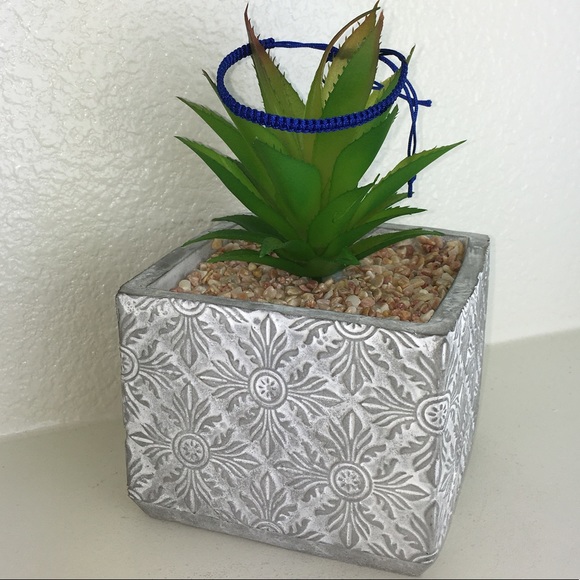 ☔️ 3 Piece Set Handmade Chinese Knotting Bracelets - Picture 4 of 8